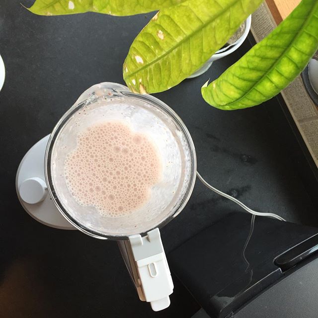 昨日のオヤツはイチゴジュース。スタッフと飲みました。春だなぁ〜。