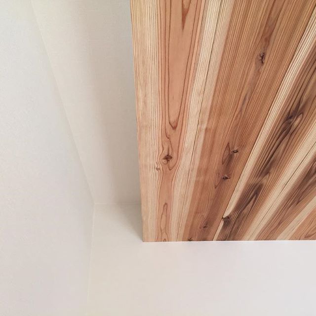 和室天井板は杉板と間接照明を仕込み、瞑想ルームにもなります。#ラグデザイン #磐田市 #間接照明 #和室照明 #瞑想ルーム #注文住宅