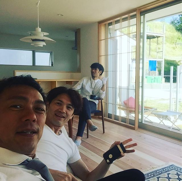 [スタッフ募集]正社員皆んなで楽しく働きませんか？住宅の設計、店舗デザイン、家具デザイン、販売。とにかく創り上げる楽しみを共に共有しましょう！勤務地:浜松市東区子安町  ショップoriori雇用条件:高卒以上 25歳以上優遇資格:建築士、インテリアコーディネート完成見学会等、楽しく企画してます。社員旅行、研修も魅力的。詳しくは連絡下さい。0538-38-5820ito@ragu-design.com採用担当:伊藤#ラグデザイン #oriori #建築士 #インテリアコーディネート #注文住宅 #家具デザイン #浜松市 #インテリア好き #物好き