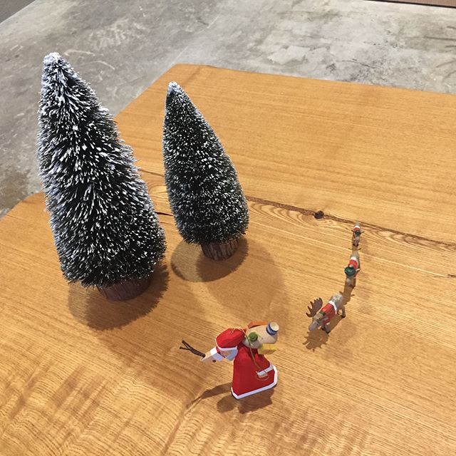 冬らしくなってきました。店内も年末に向けて動き出してます！#クリスマス #浜松市家具 #年末 #oriori #ラグデザイン #interiordesign
