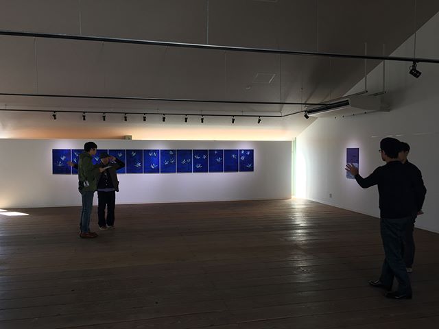 奈木和彦さんの展示「なみあい」始まりました。昼と夜の違いも是非楽しんでください。#奈木和彦 #アート #ギャラリー #折々ギャラリー #浜松市