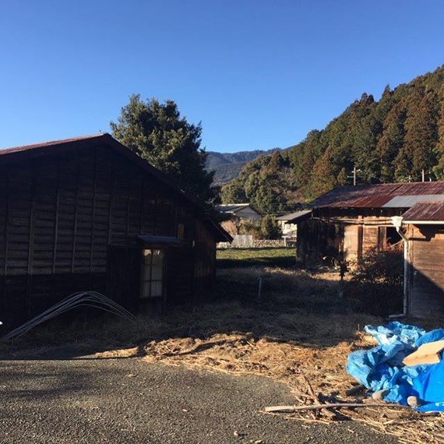 日曜日に春野町へ土地探しに行ってきました。青空がとても気持ち良く、また、道も広くてドライブには最高！緑と広さ、日当たり等、週末ハウスに適した場所でした。楽しみな場所です。#週末ハウス #別荘 #浜松市 #ラグデザイン #注文住宅 #設計事務所 #春野町 #田舎暮らし
