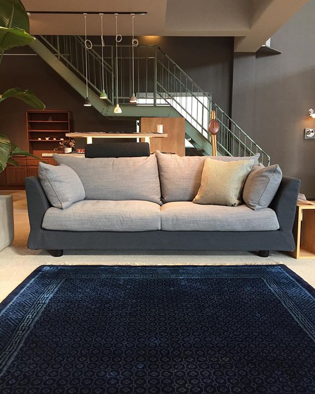 がっちりマンデー知ってますよね。実はゲストが座るソファは弊社ショップに有ります!明日朝7時30分から見て下さい。座って見たい?orioriに来てね♡#がっちりマンデー #ソファ #oriori