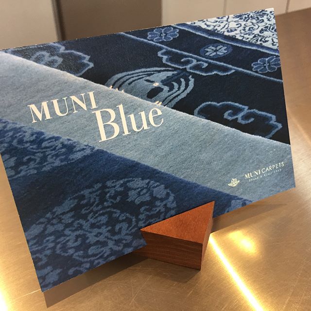 折々にてイベントが始まります。「MUNI Blue」この夏municarpetsの藍で染め上げた夏のBlueをご紹介します。貴方にとっての特別なBlueを見つけに来てください。municarpetsを選びながら部屋の模様替えもいいですね。リフォームも合わせてご提案いたします。#municarpets #MUNI Blue#夏 #夏コーデ #インテリアコーディネート #インテリア #リフォーム #絨毯 #天然染料 #手紡ぎ #浜松市 #ラグデザイン #折々
