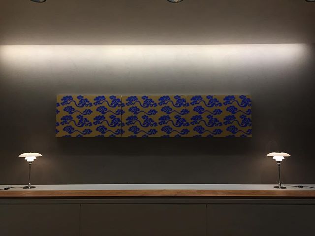 oriori  galleryにある、江戸時代より続く唐長のパネル文様:天平大雲意味雲は雨を呼ぶことから実りと豊穣を表し、良き事を呼び寄せ運気上昇を願うものでもあります。#唐長 #唐長文様 #天平大雲 #唐紙 #豊穣