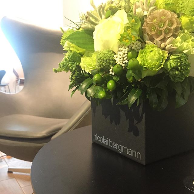 素敵な花を頂きました。#ニコライバーグマン #nicolaibergmann #fritzhansen #フリッツハンセン #oriori